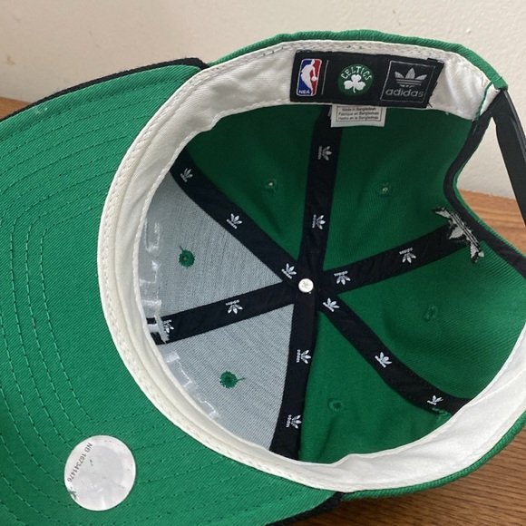 Adidas Official NBA Basketball Boston Celtics Flatbrim Snapback Hat - Picture 5 of 6